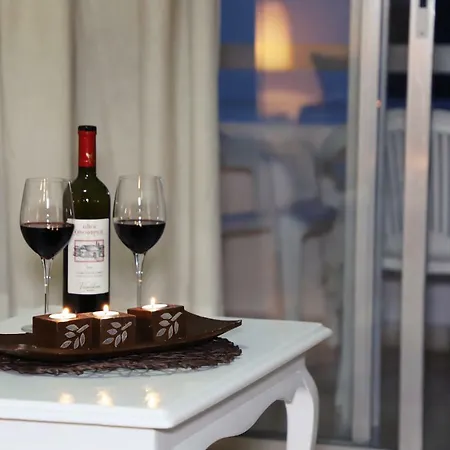 Maria Court 2, 32 דירה