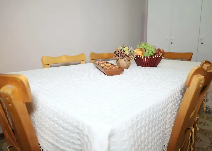 Maria Court 2, 32 Appartement