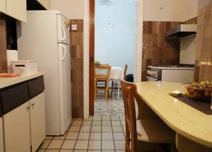 Maria Court 2, 32 Appartement